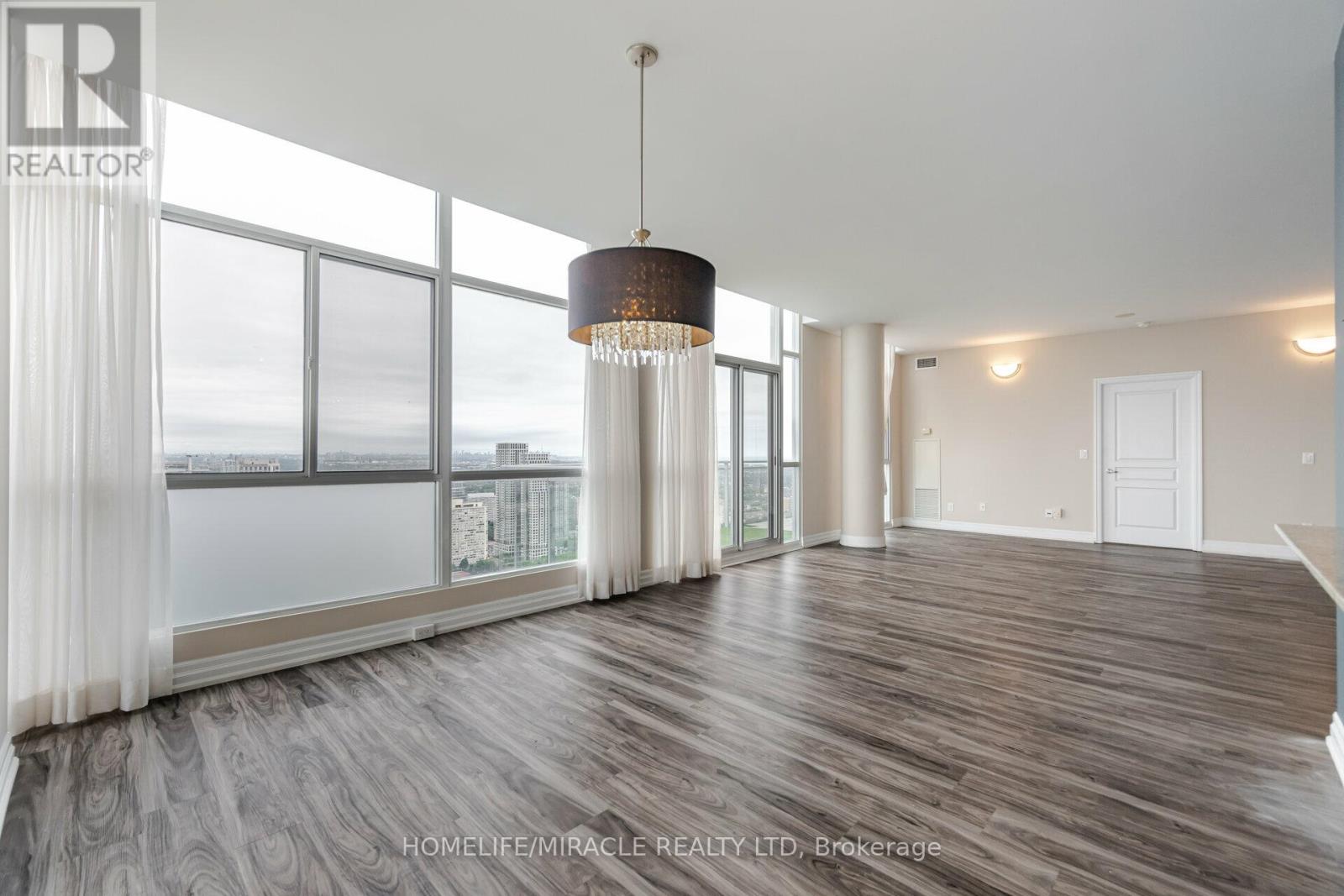 Ph2 - 225 Webb Drive, Mississauga, Ontario  L5B 4P2 - Photo 12 - W12479499
