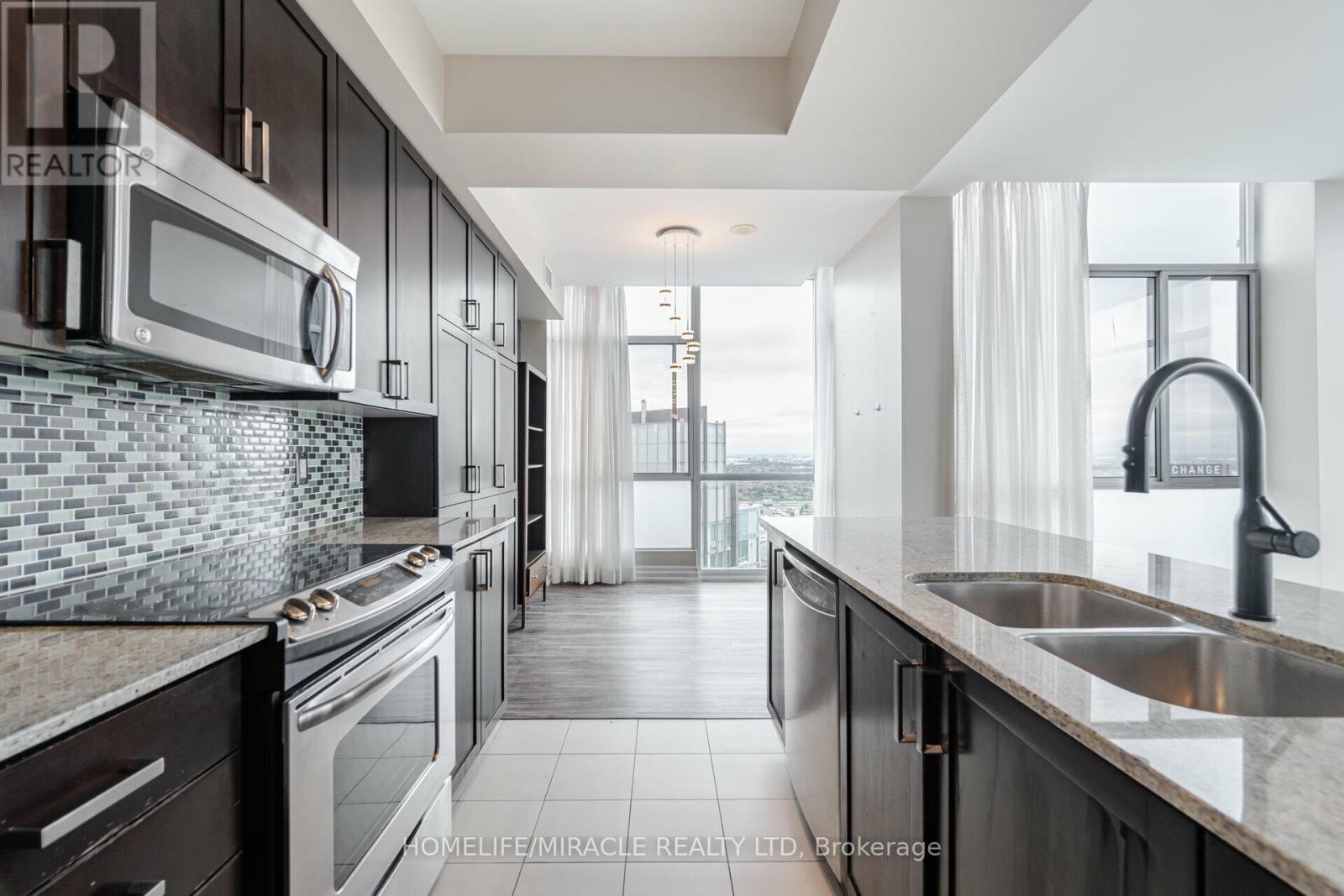 Ph2 - 225 Webb Drive, Mississauga, Ontario  L5B 4P2 - Photo 17 - W12479499