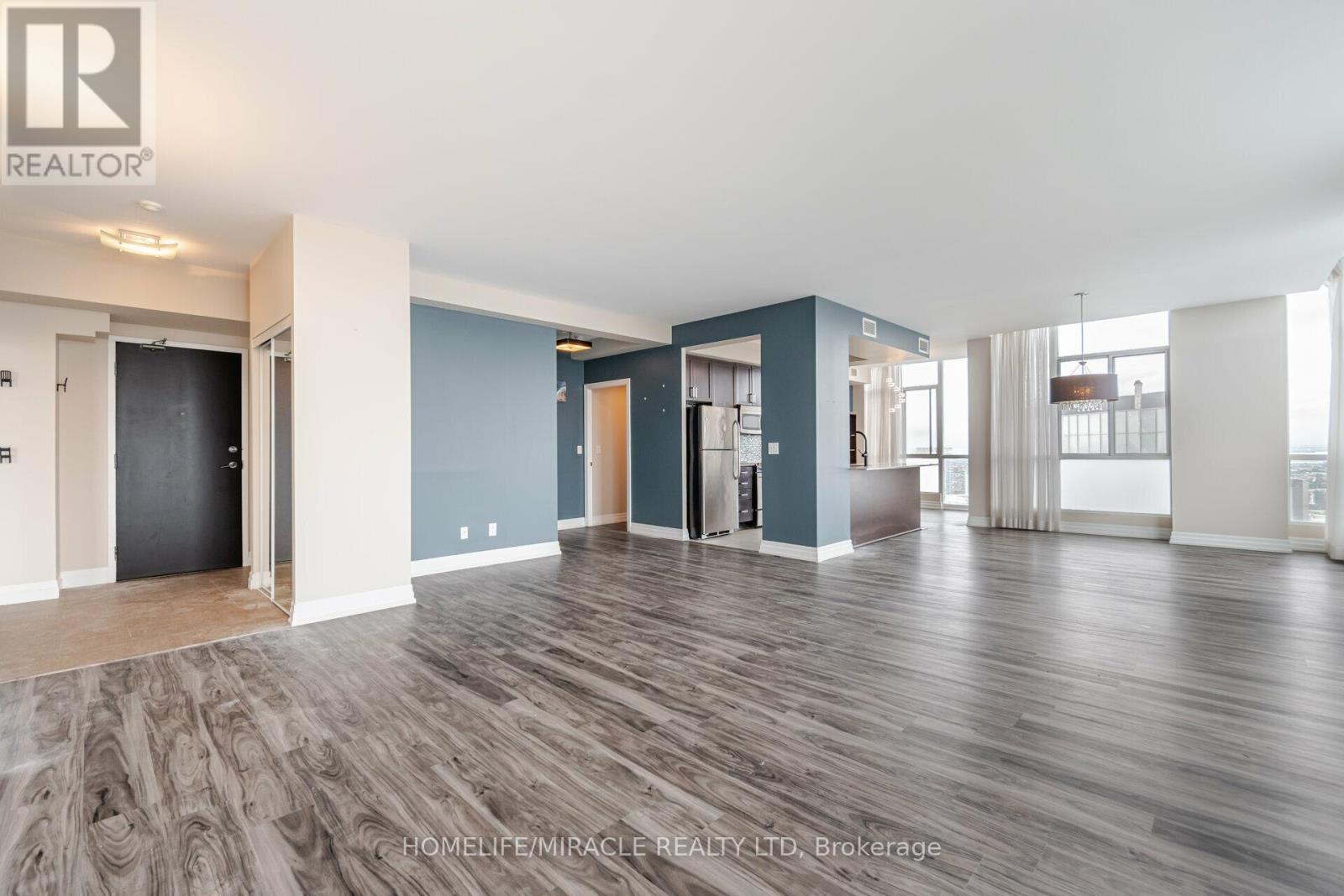 Ph2 - 225 Webb Drive, Mississauga, Ontario  L5B 4P2 - Photo 9 - W12479499