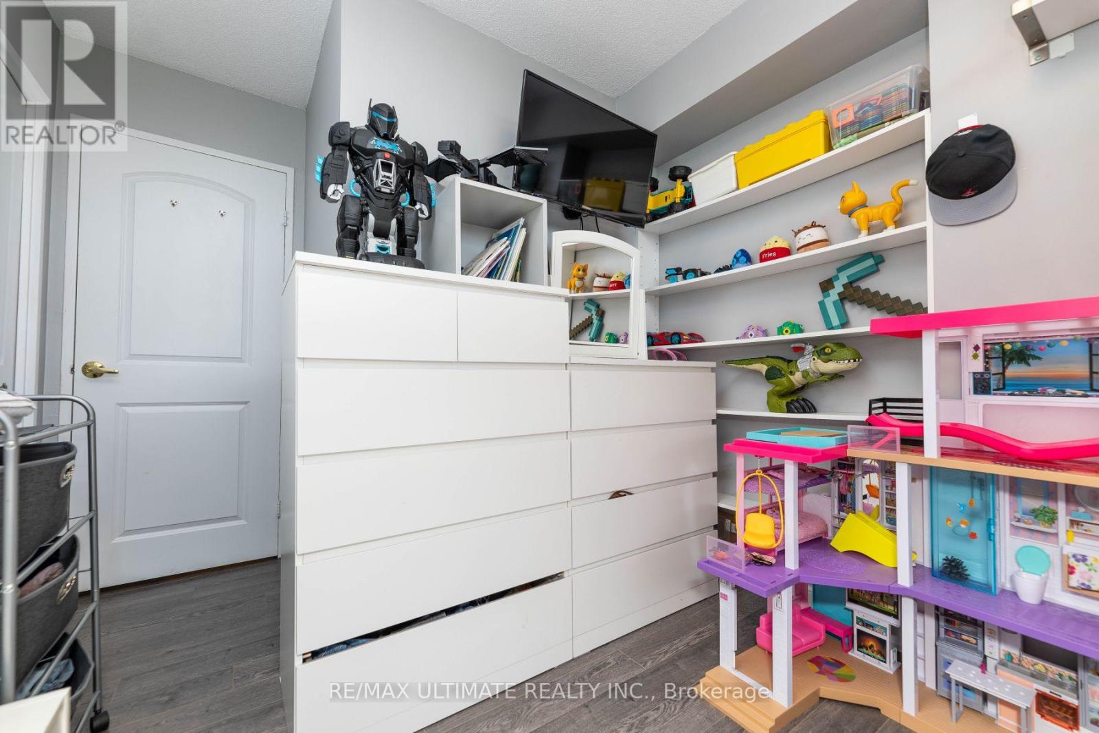 1007 - 530 Lolita Garden, Mississauga, Ontario  L5A 3T2 - Photo 12 - W12479506