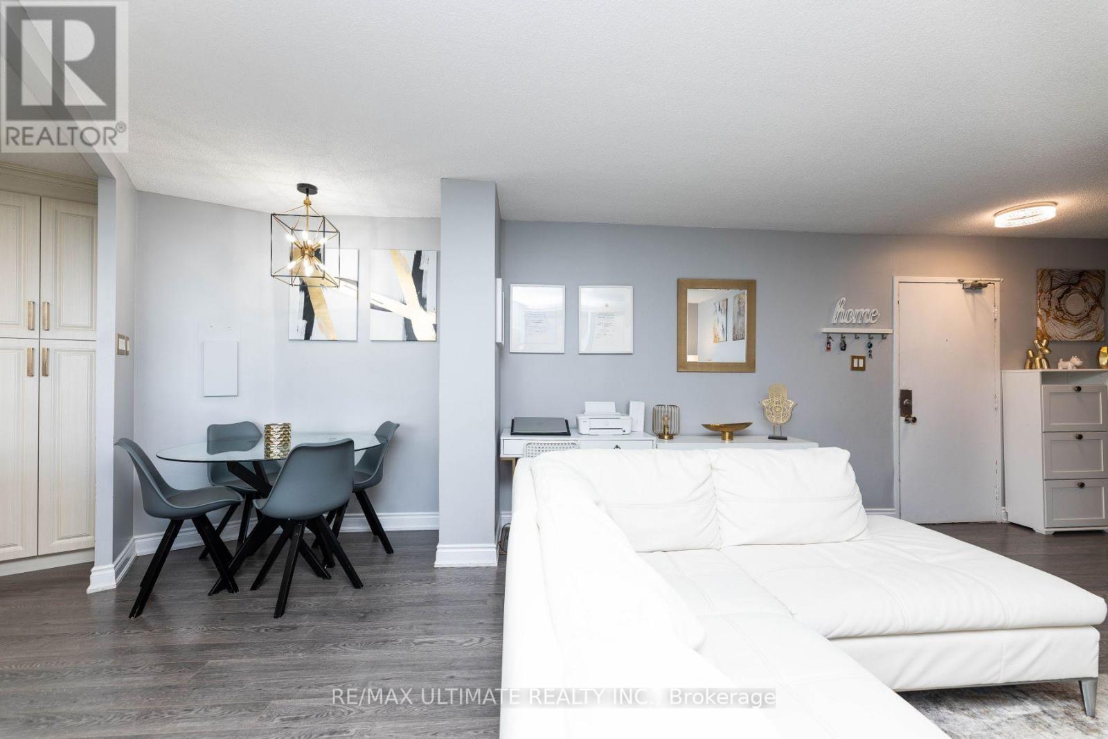 1007 - 530 Lolita Garden, Mississauga, Ontario  L5A 3T2 - Photo 20 - W12479506