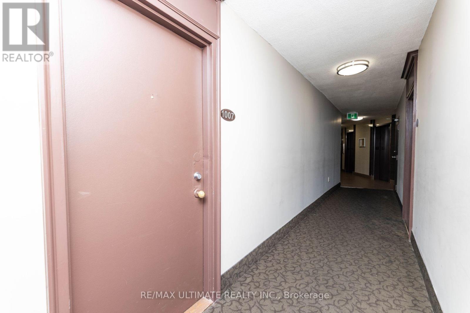 1007 - 530 Lolita Garden, Mississauga, Ontario  L5A 3T2 - Photo 3 - W12479506