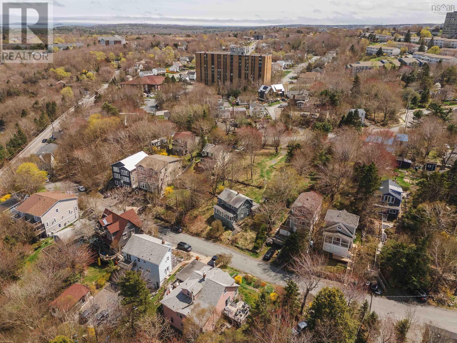 10 Idlewylde Road, Halifax, Nova Scotia  B3N 1B9 - Photo 4 - 202514541