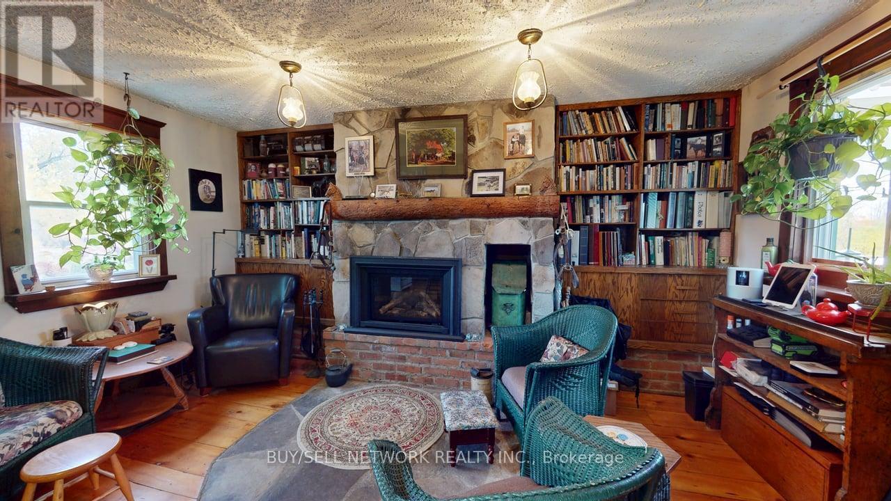 947 Division Road, Otonabee-South Monaghan, Ontario  K0L 2H0 - Photo 11 - X12479554