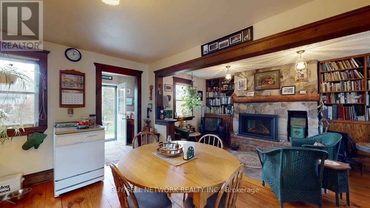 947 Division Road, Otonabee-South Monaghan, Ontario  K0L 2H0 - Photo 12 - X12479554