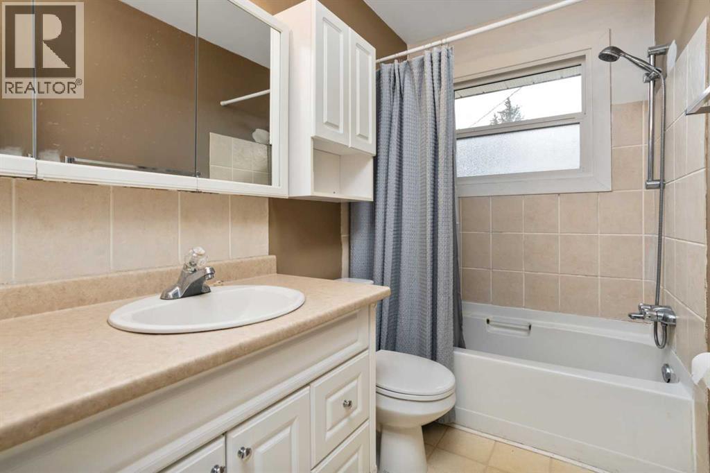 6505 45a Avenue, Camrose, Alberta  T4V 0C8 - Photo 17 - A2265697