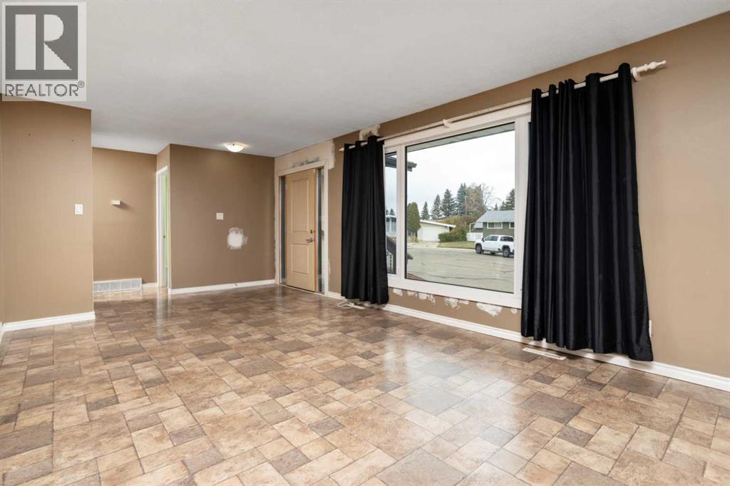 6505 45a Avenue, Camrose, Alberta  T4V 0C8 - Photo 9 - A2265697