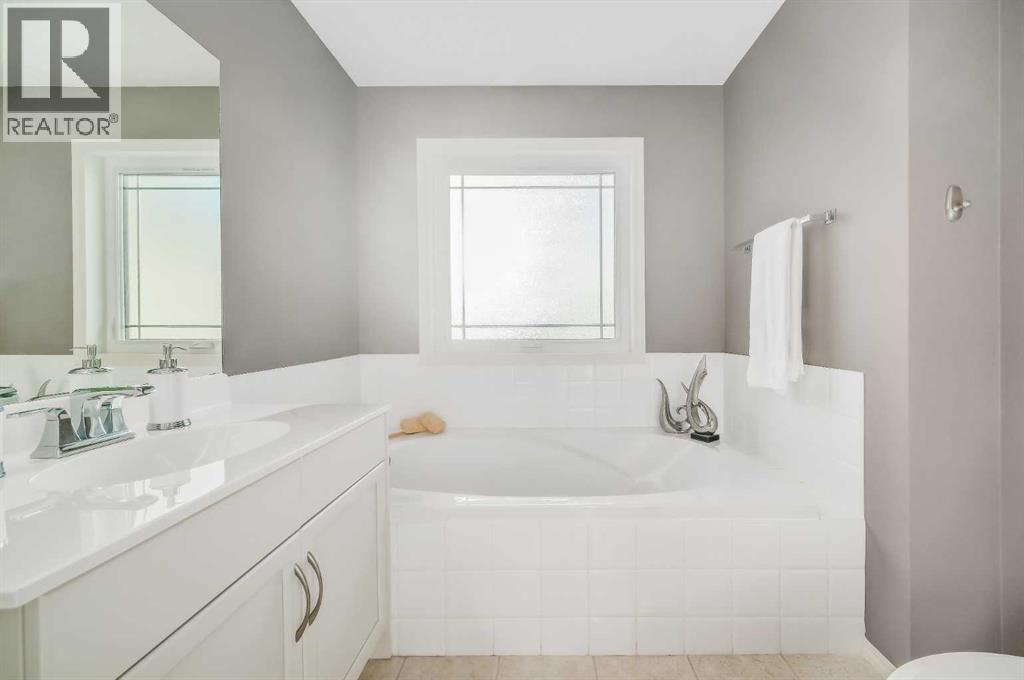 127 Kincora Drive Nw, Calgary, Alberta  T3R 1L5 - Photo 19 - A2266386