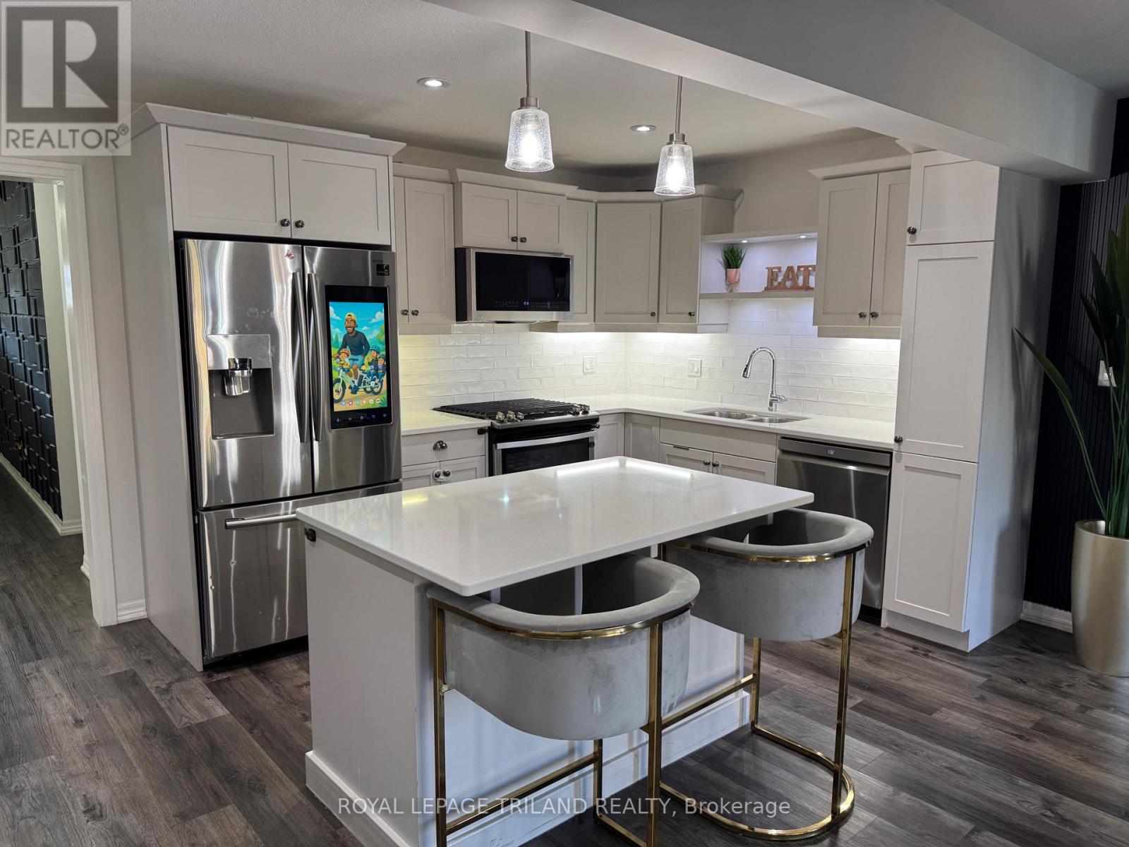 Upper - 41 Cortland Terrace, St. Thomas, Ontario  N5R 0J7 - Photo 6 - X12479539