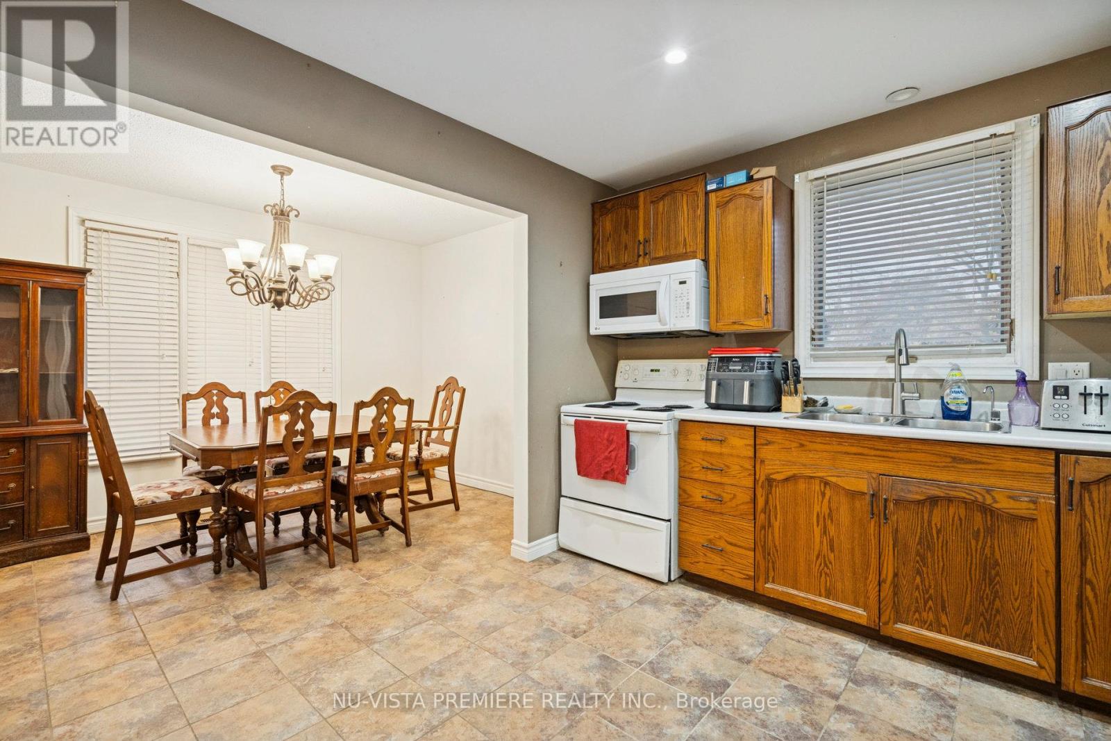 1 Osijek Crescent, Brantford, Ontario  N3P 1Z3 - Photo 8 - X12479551