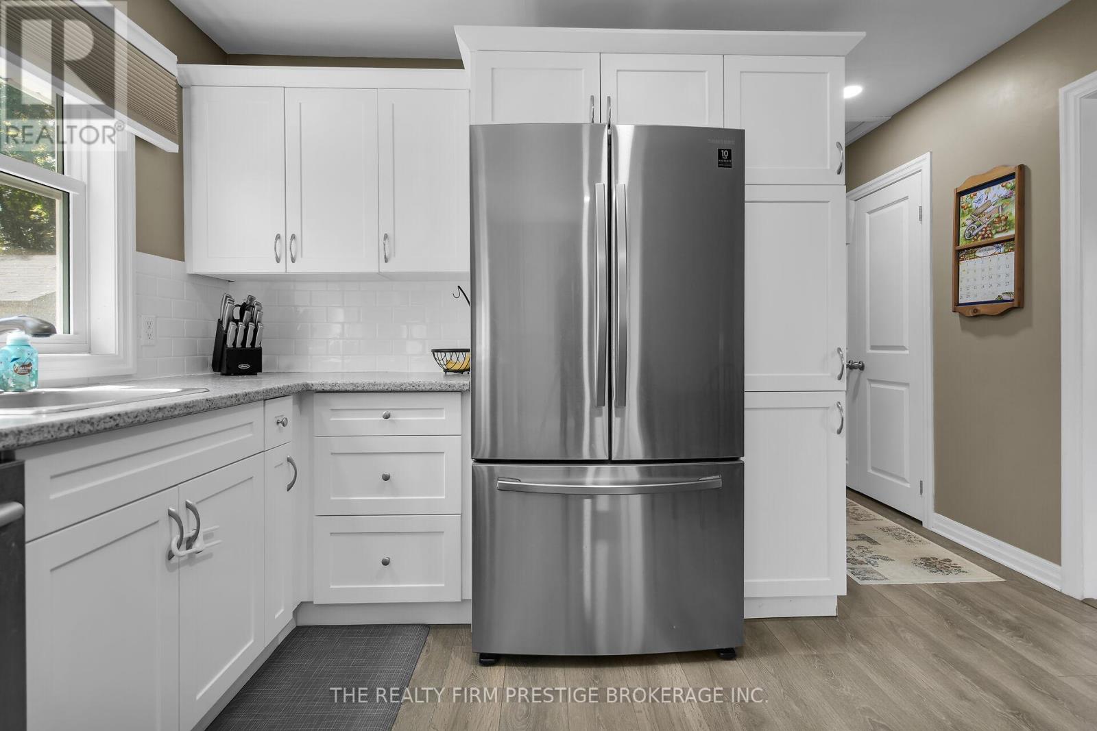 204 Main Street, West Elgin, Ontario  N0L 2P0 - Photo 8 - X12479565