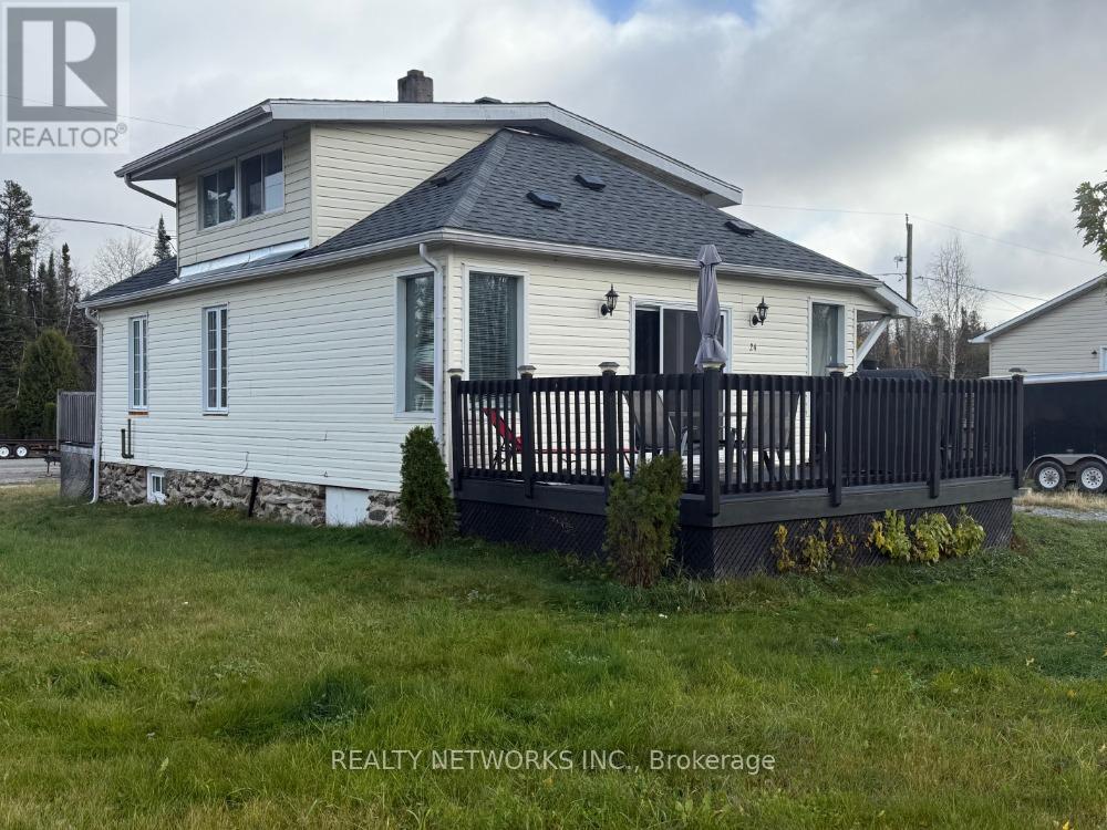 24 Hazelnut Street, Timmins, Ontario P4N 7C2 - Photo 2 - T12479552