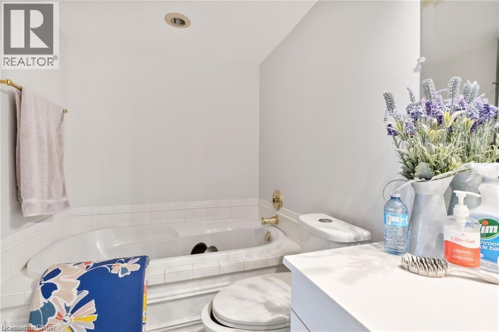 1255 Commissioners Road W Unit# 701, London, Ontario  N6K 3N5 - Photo 31 - 40780092