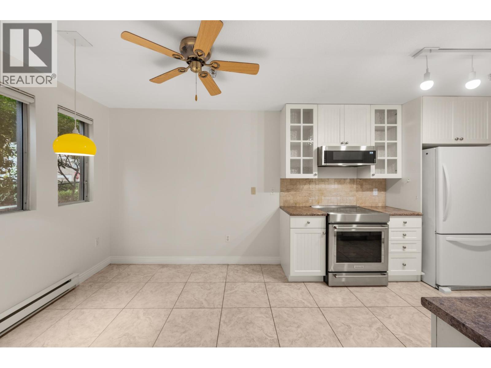 105 5 Renaissance Square, New Westminster, British Columbia  V3M 6K5 - Photo 11 - R3061350