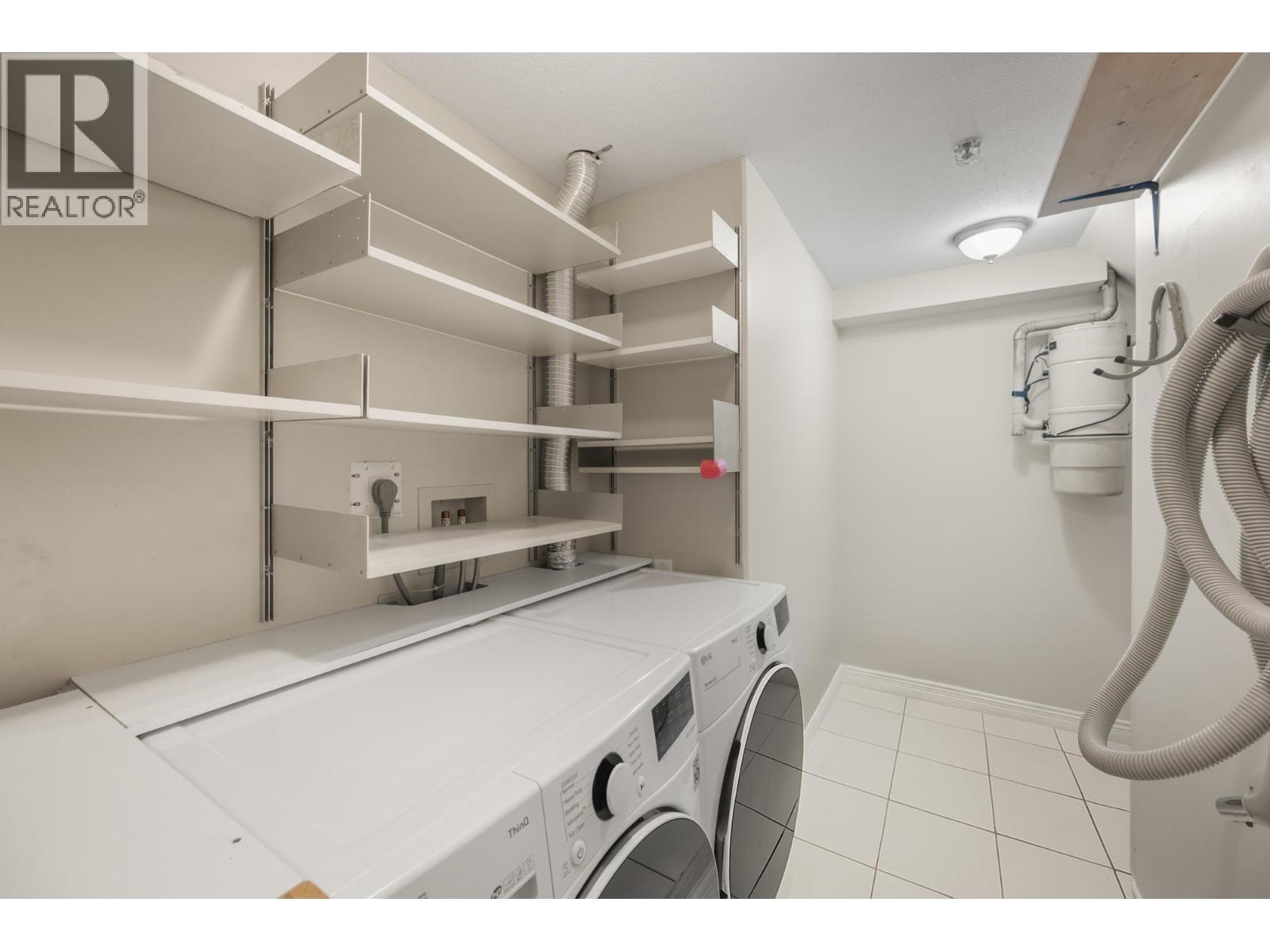 105 5 Renaissance Square, New Westminster, British Columbia  V3M 6K5 - Photo 32 - R3061350