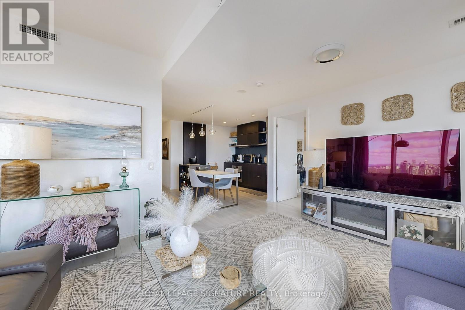 5811 - 197 Yonge Street, Toronto, Ontario  M5B 0C1 - Photo 11 - C12479532