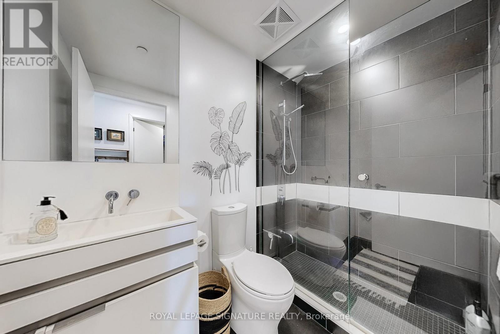 5811 - 197 Yonge Street, Toronto, Ontario  M5B 0C1 - Photo 23 - C12479532