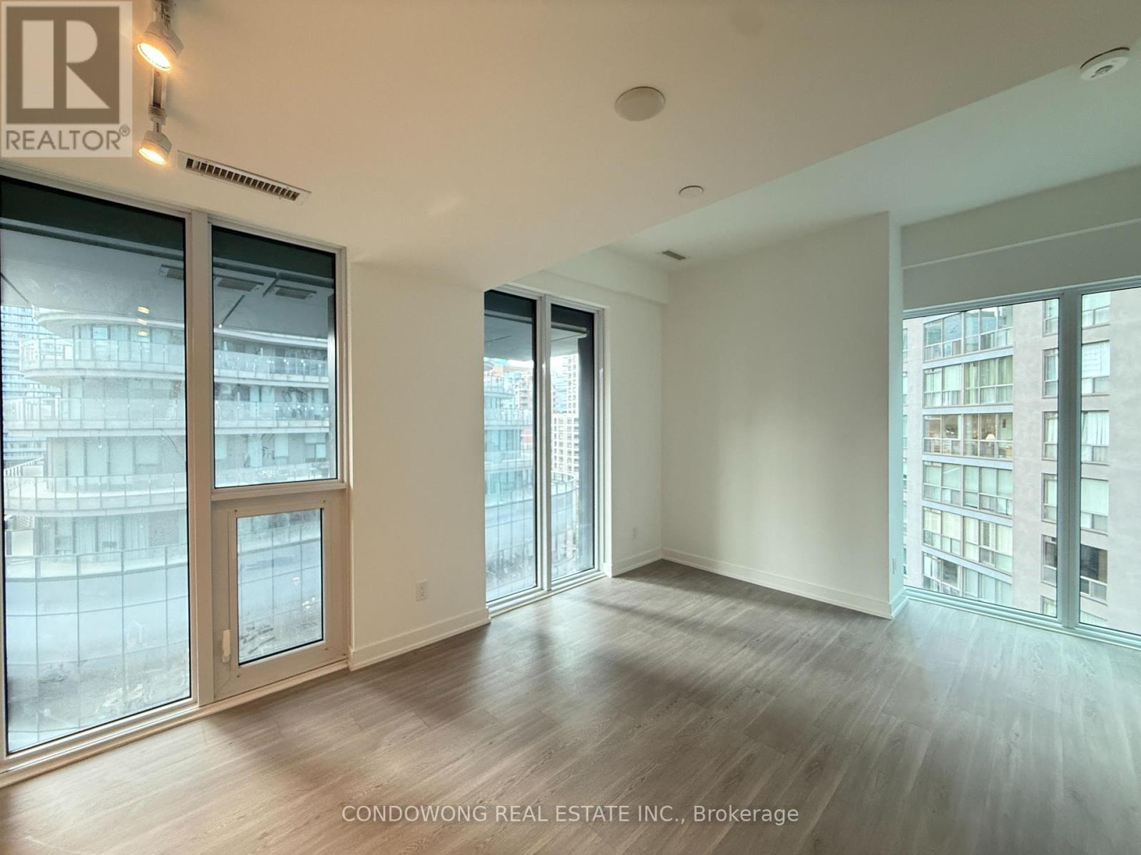 809 - 8 Wellesley Street W, Toronto, Ontario  M4Y 0J5 - Photo 5 - C12479533