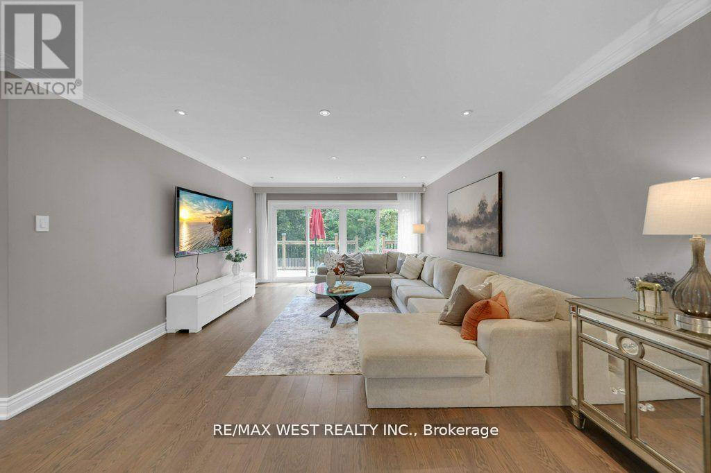 151 Brahms Avenue, Toronto, Ontario  M2H 1H9 - Photo 9 - C12479542