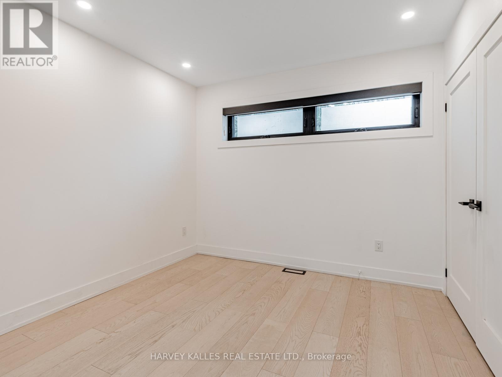 Lane - 35 Curzon Street, Toronto, Ontario  M4M 3B3 - Photo 18 - E12479549