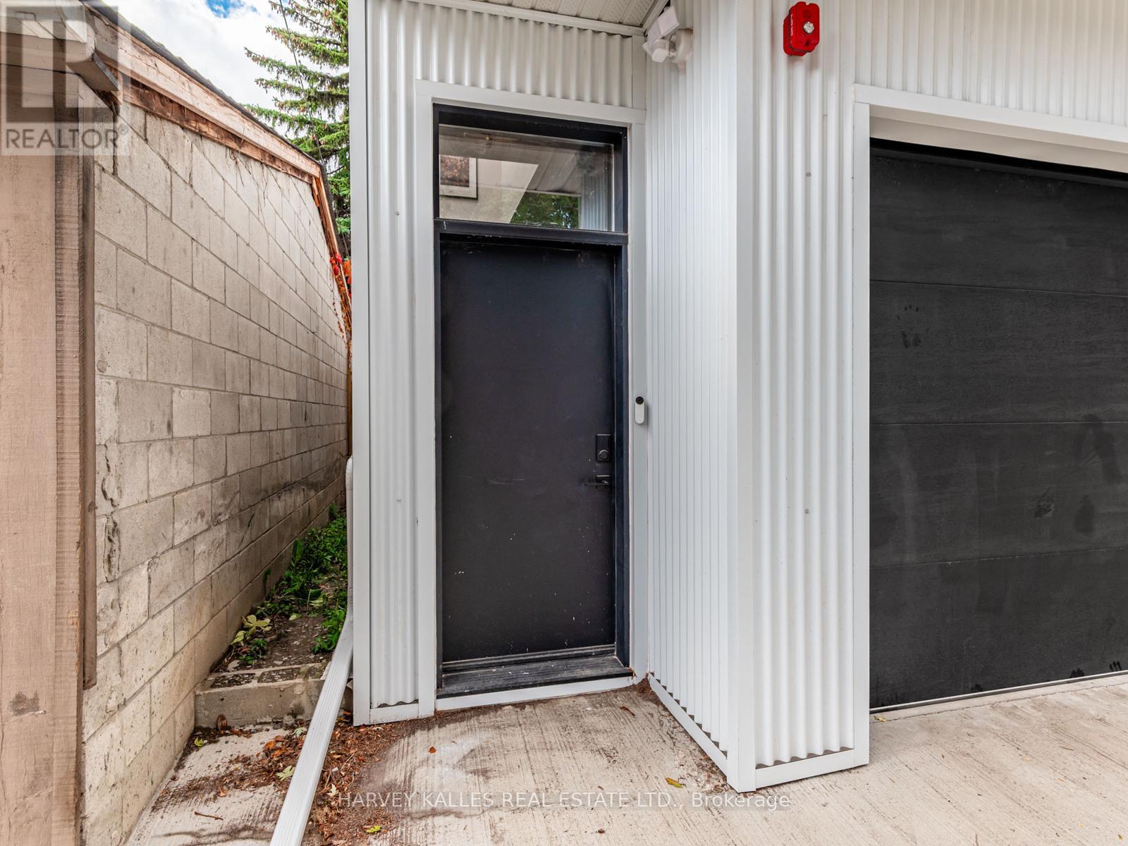 Lane - 35 Curzon Street, Toronto, Ontario  M4M 3B3 - Photo 2 - E12479549