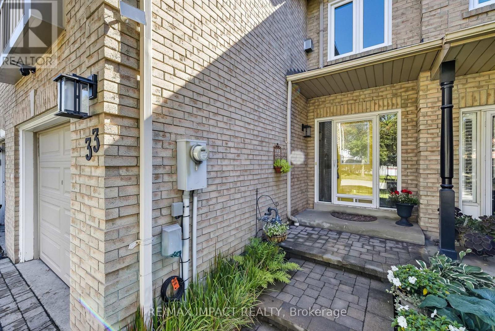 33 Pine Gate Place, Whitby, Ontario  L1R 2M6 - Photo 4 - E12479578