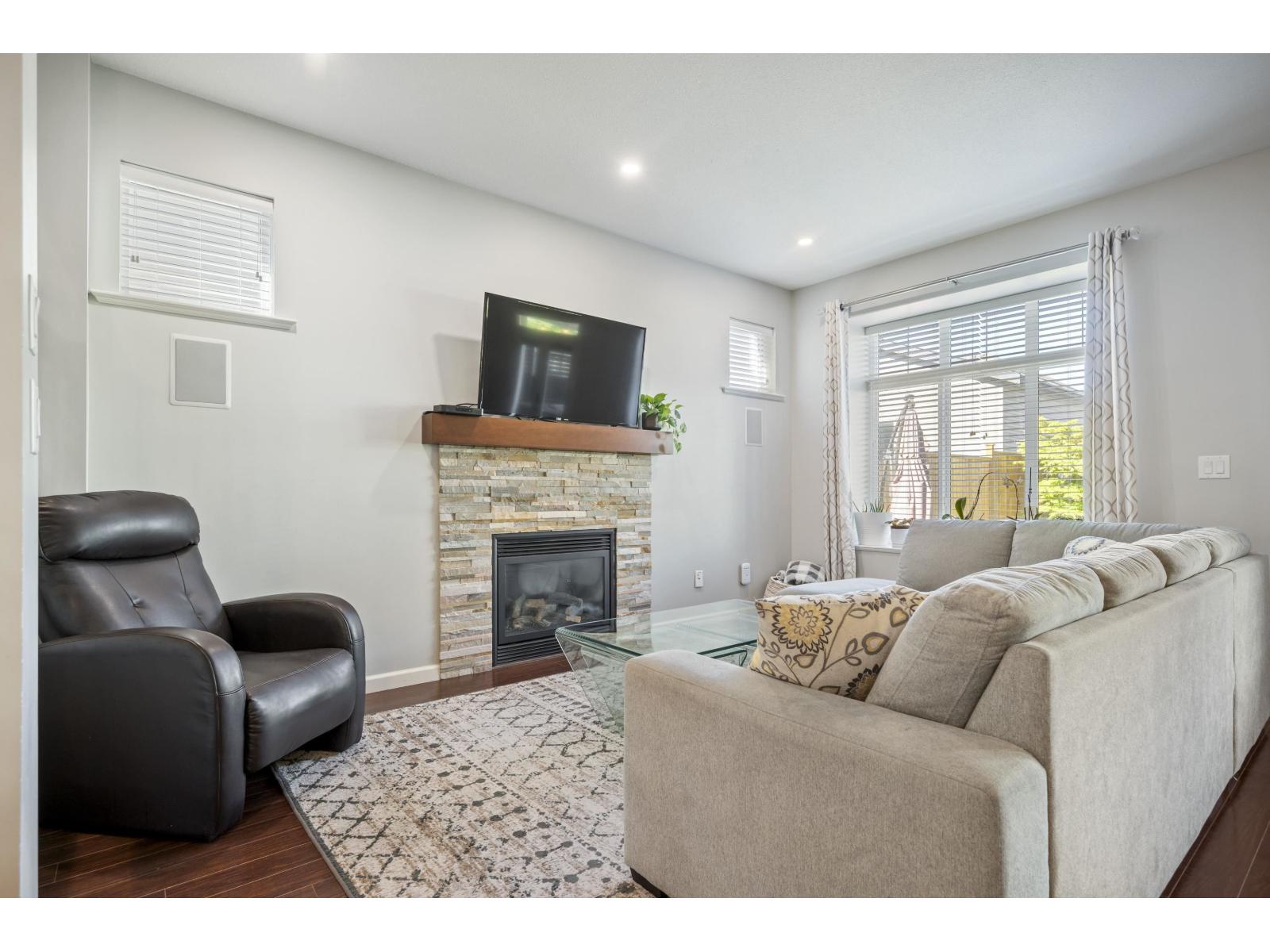 6867 208a Street, Langley, British Columbia  V2Y 0G2 - Photo 8 - R3061516