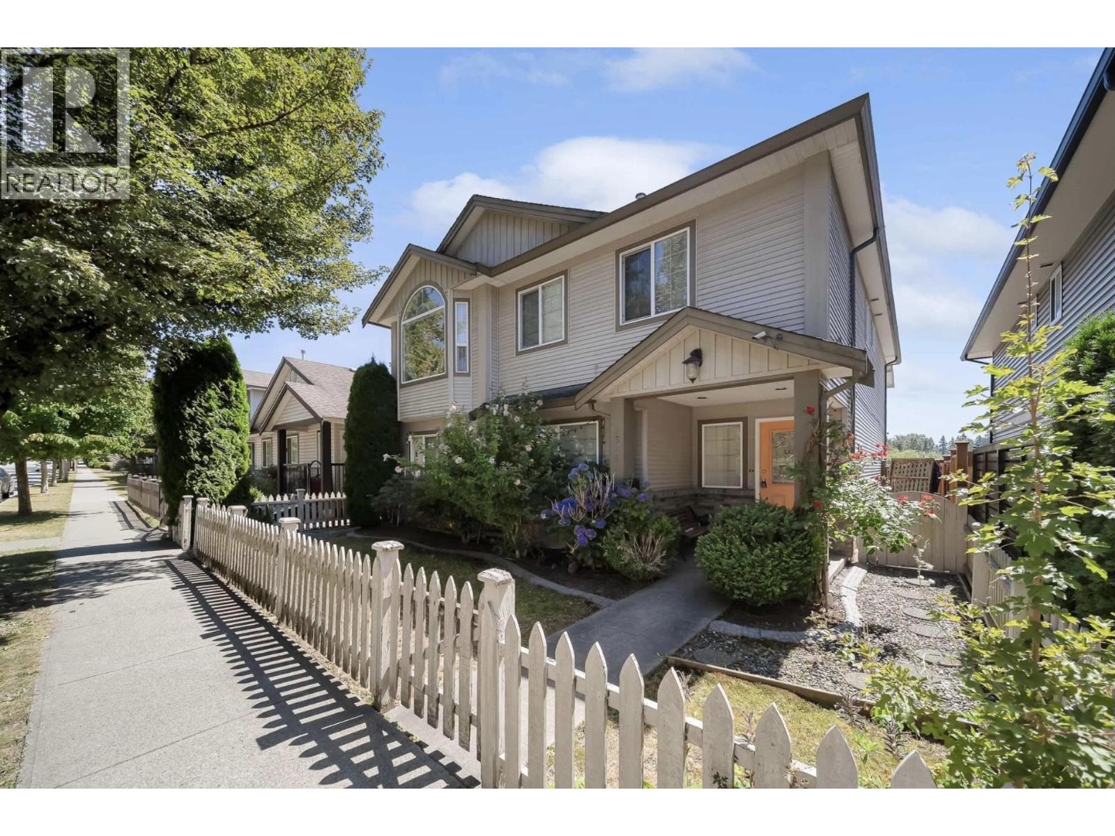 23860 118 Avenue, Maple Ridge, British Columbia  V4R 1Y9 - Photo 1 - R3061513