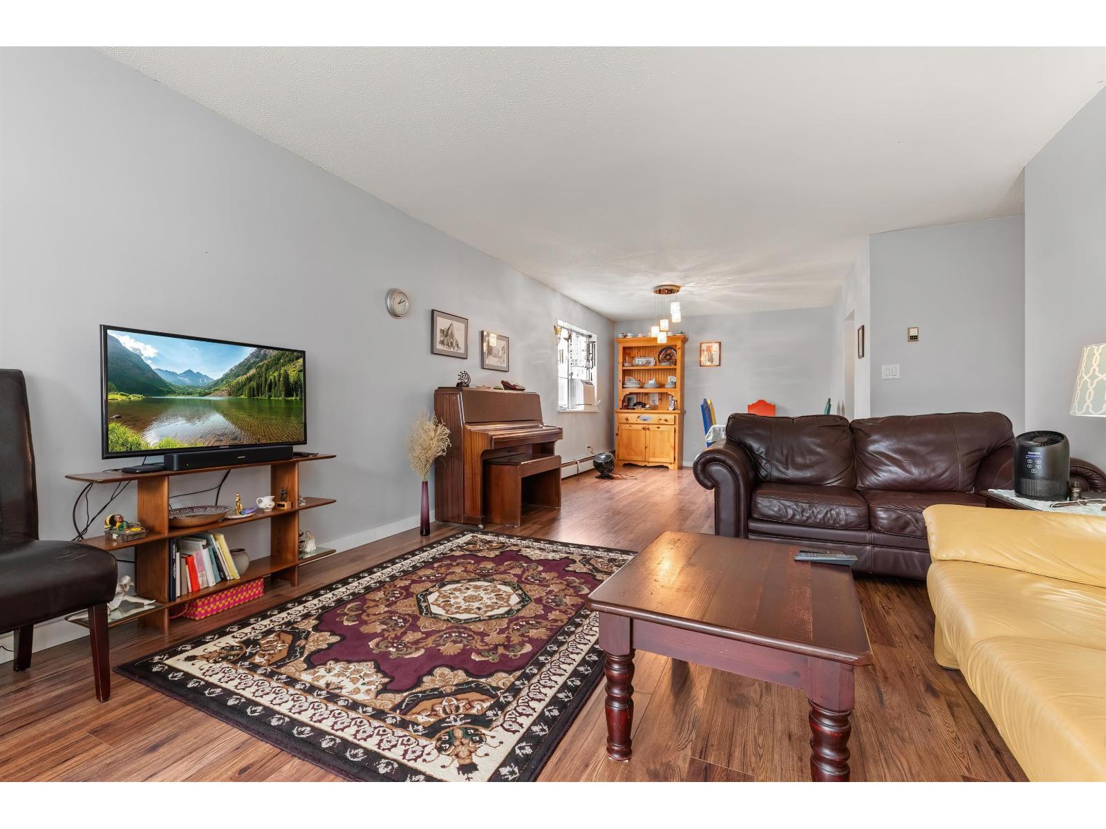 211 32025 Tims Avenue, Abbotsford, British Columbia  V2T 2H3 - Photo 3 - R3060481