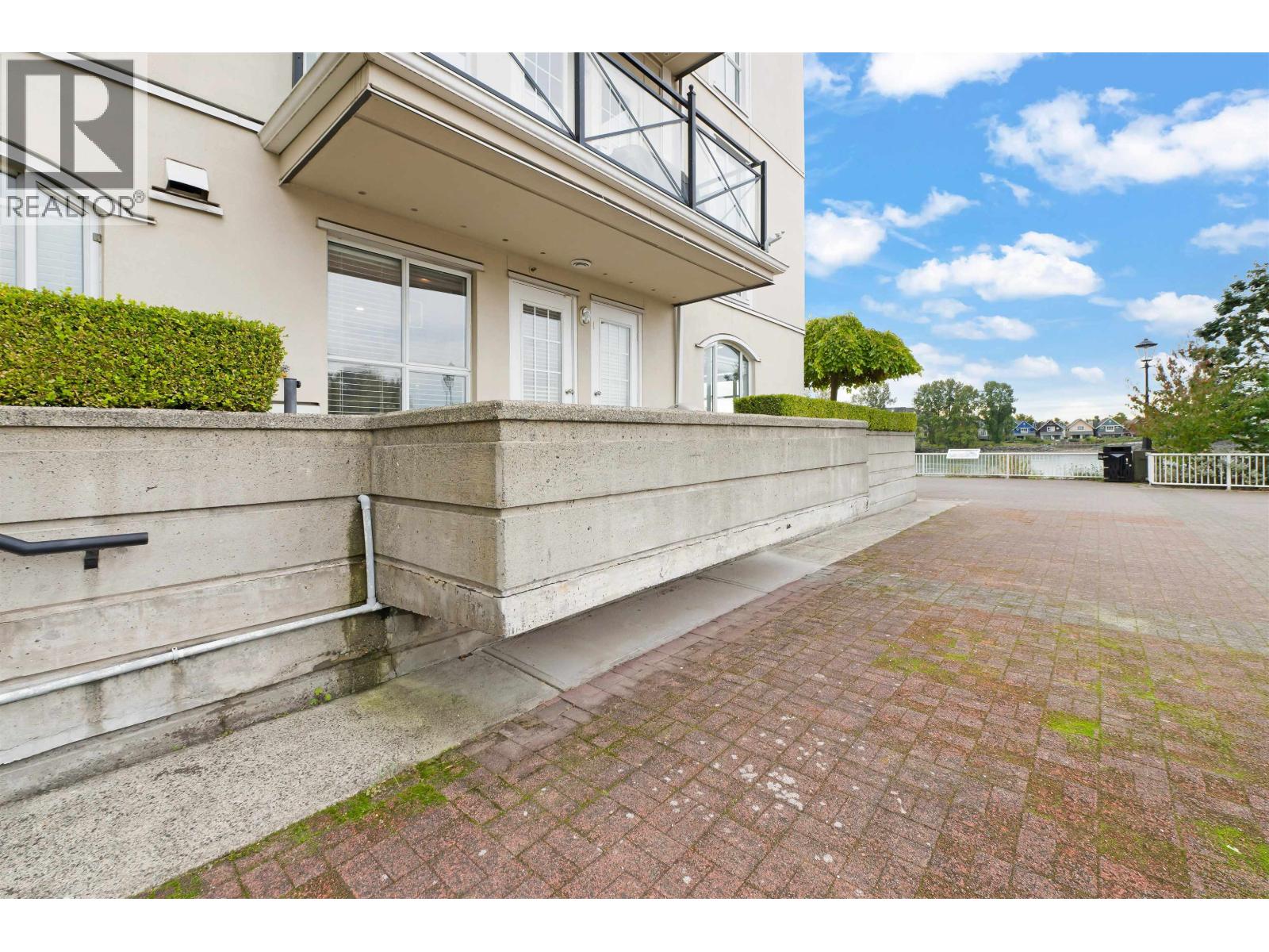 105 2 Renaissance Square, New Westminster, British Columbia  V3M 6K3 - Photo 19 - R3061481