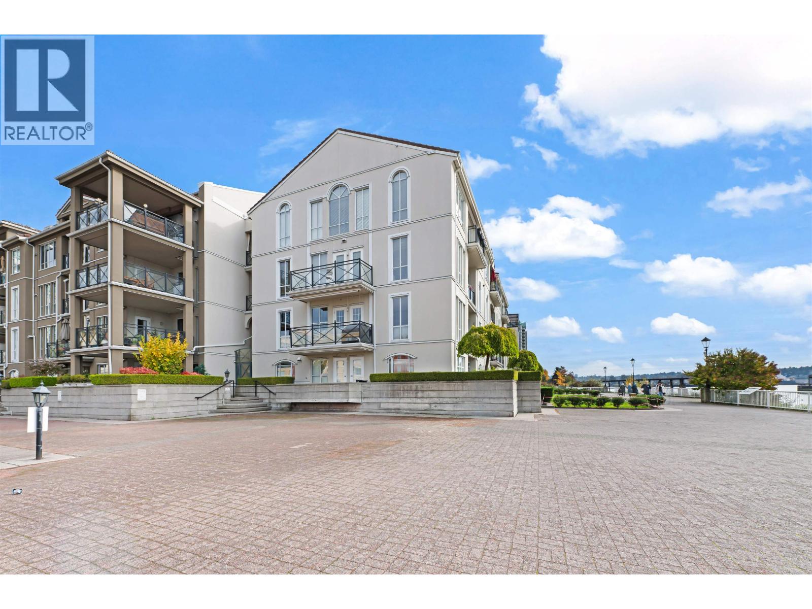 105 2 Renaissance Square, New Westminster, British Columbia  V3M 6K3 - Photo 21 - R3061481