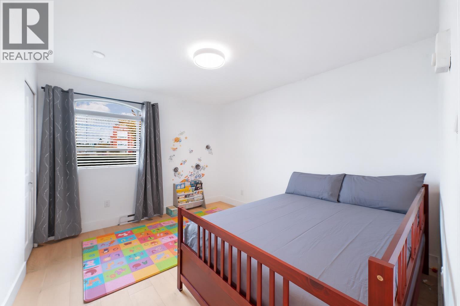 105 2 Renaissance Square, New Westminster, British Columbia  V3M 6K3 - Photo 34 - R3061481