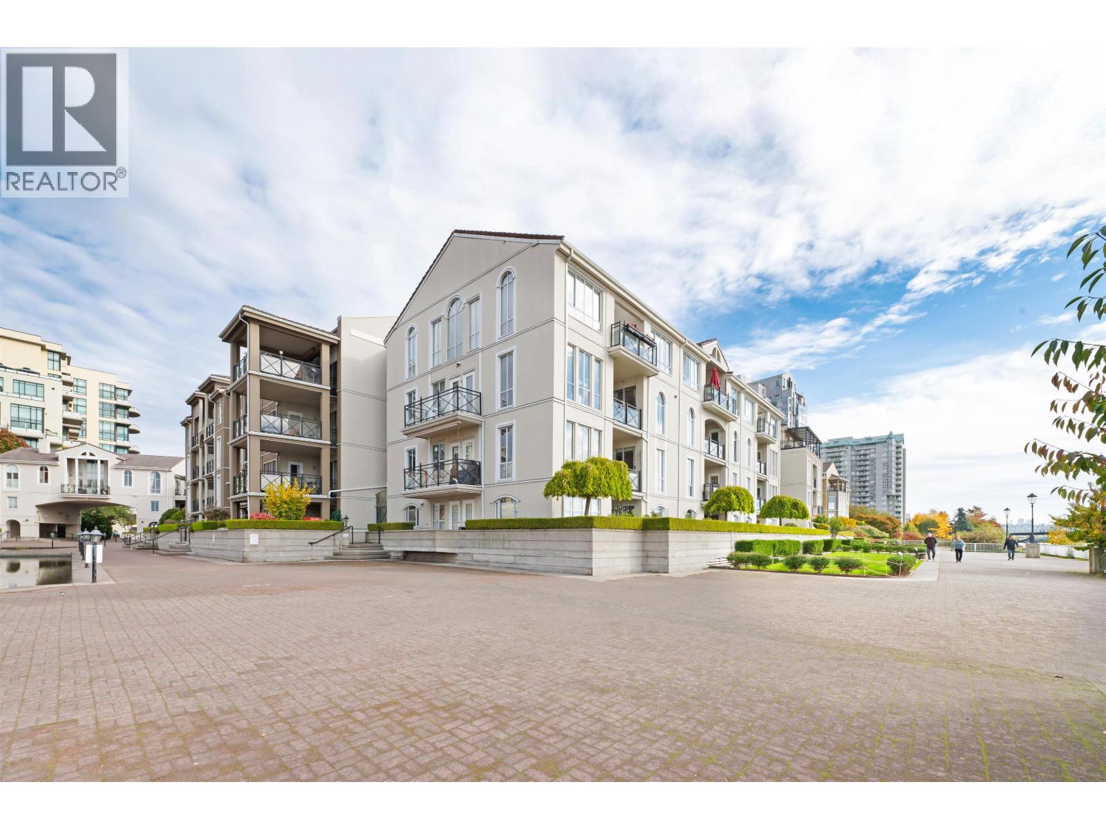 105 2 Renaissance Square, New Westminster, British Columbia  V3M 6K3 - Photo 22 - R3061481