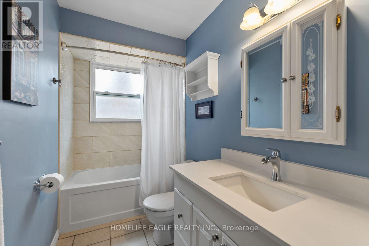 14 Lee Avenue, Bradford West Gwillimbury, Ontario  L3Z 1A9 - Photo 14 - N12479536