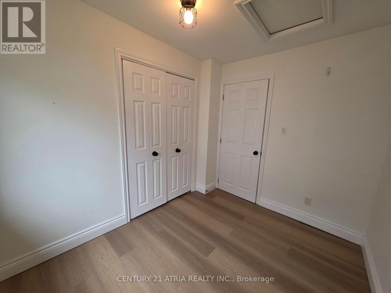 257 Pine Beach Drive, Georgina, Ontario  L4P 2V7 - Photo 10 - N12479541