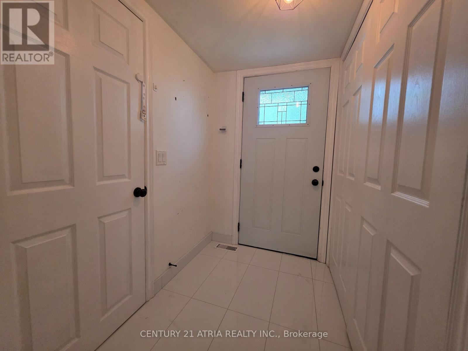 257 Pine Beach Drive, Georgina, Ontario  L4P 2V7 - Photo 14 - N12479541