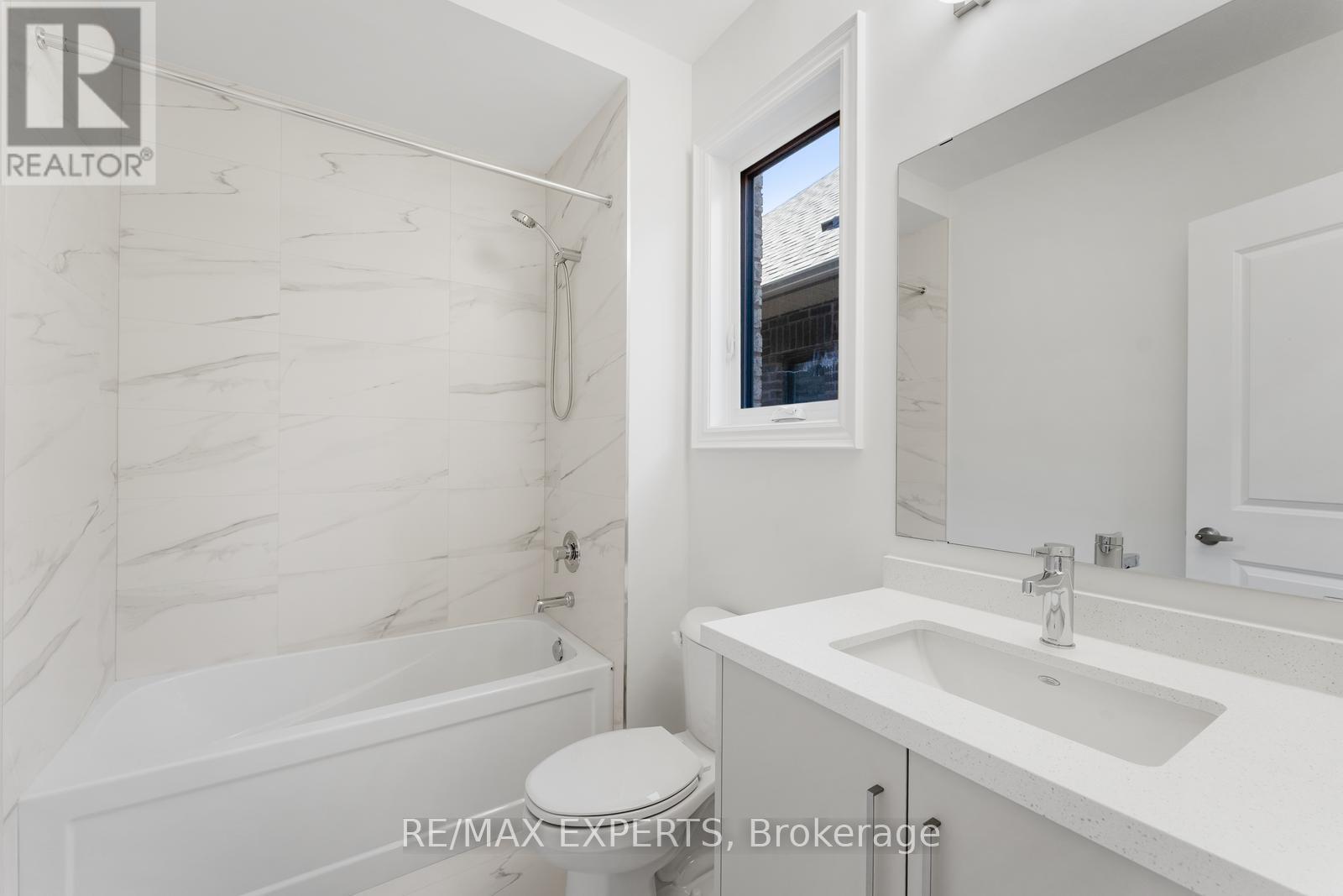 17 Saxby Farm Avenue, King, Ontario  L7B 1K5 - Photo 36 - N12479574