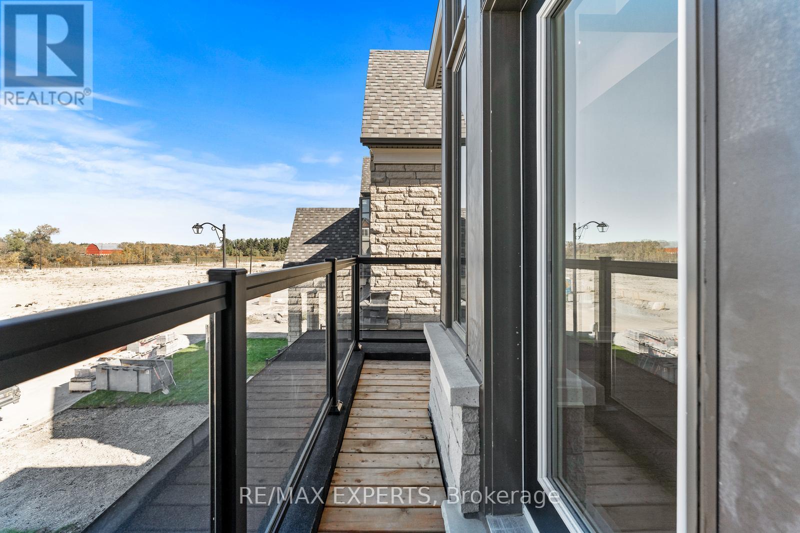 17 Saxby Farm Avenue, King, Ontario  L7B 1K5 - Photo 41 - N12479574