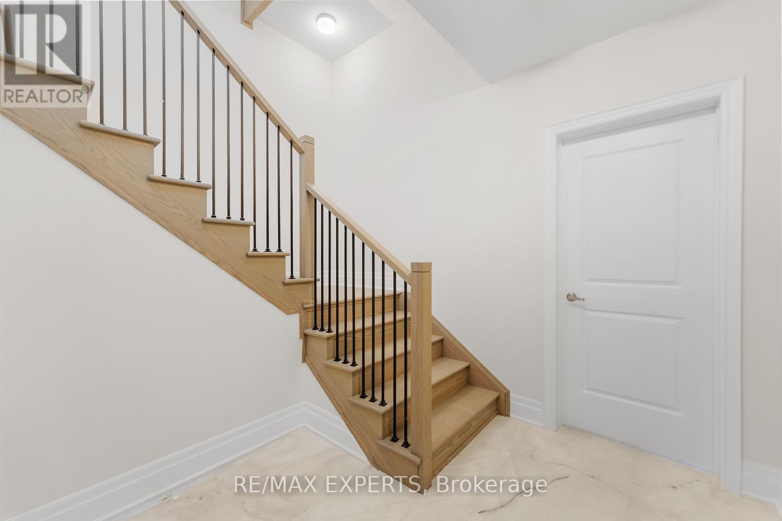 17 Saxby Farm Avenue, King, Ontario  L7B 1K5 - Photo 46 - N12479574