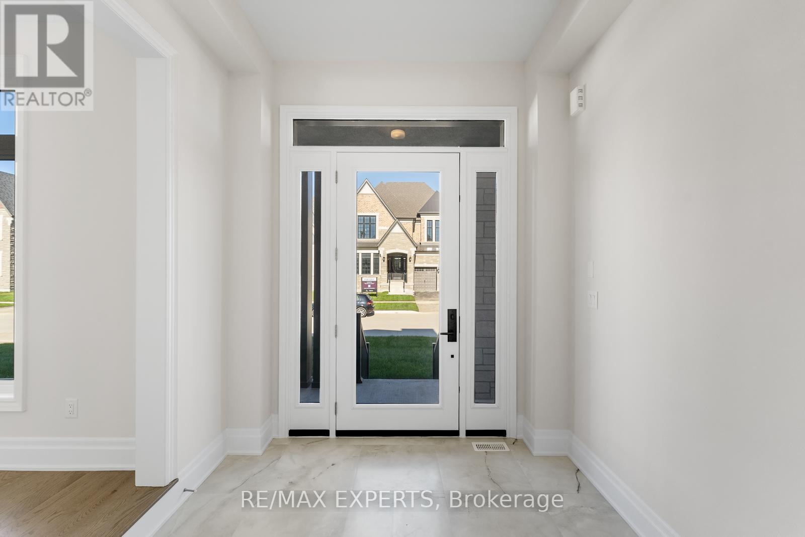 17 Saxby Farm Avenue, King, Ontario  L7B 1K5 - Photo 5 - N12479574