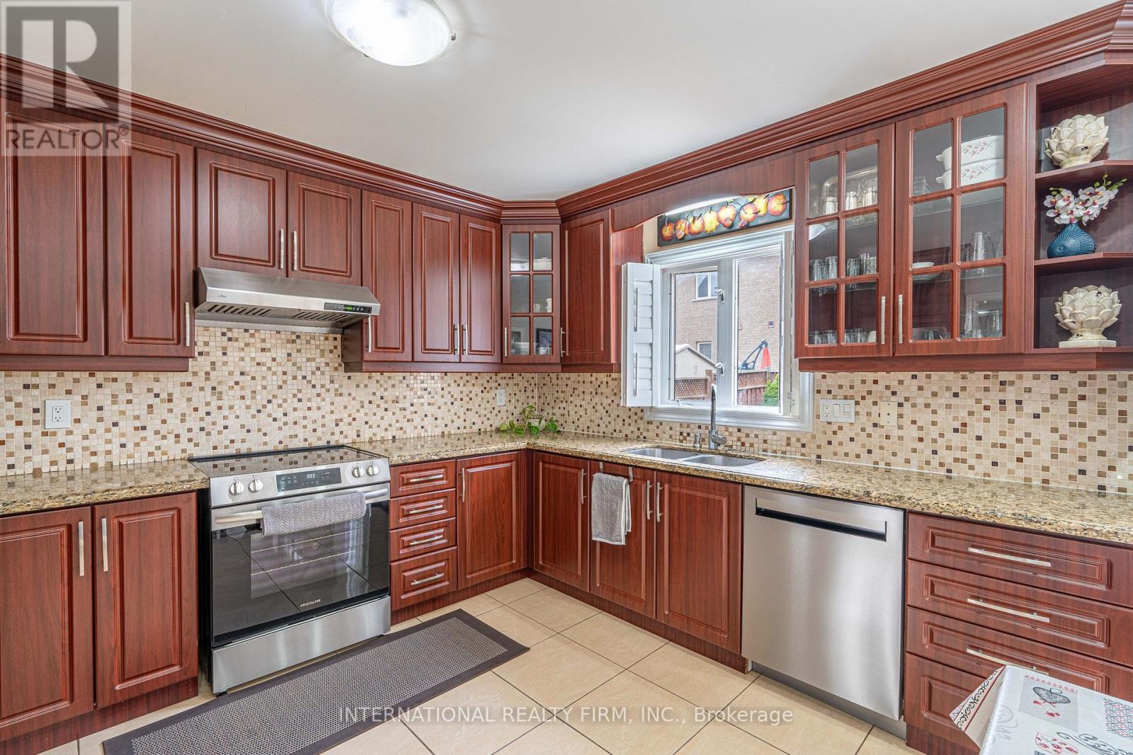 72 Barleyfield Road, Brampton, Ontario  L6R 2J1 - Photo 13 - W12479521