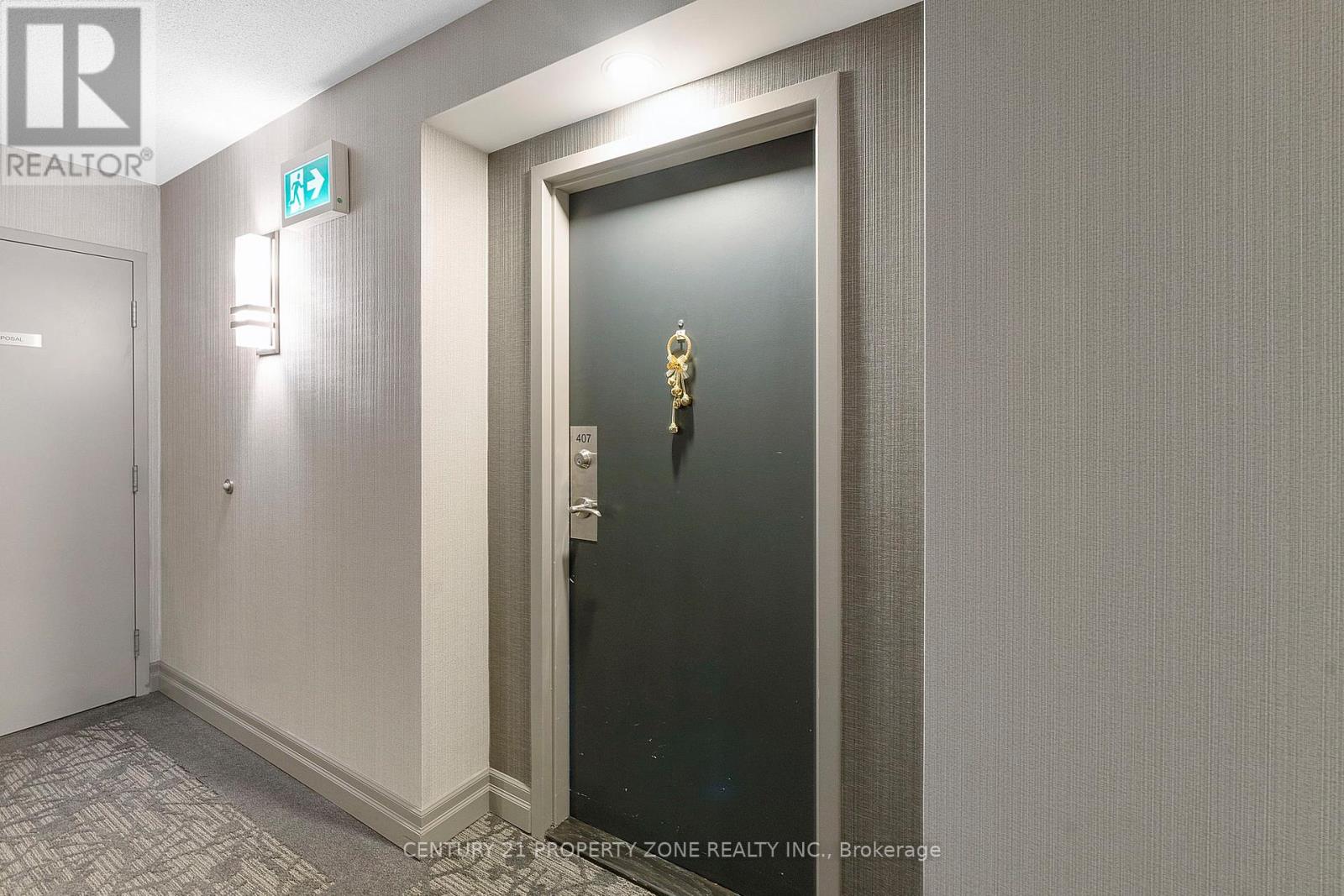 407 - 10 Laurelcrest Street, Brampton, Ontario  L4W 5P7 - Photo 5 - W12479522