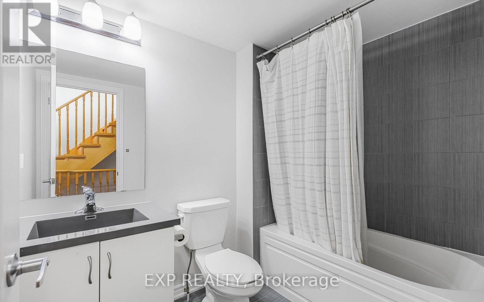 3048 Postridge Drive, Oakville, Ontario  L6H 0R9 - Photo 12 - W12479526