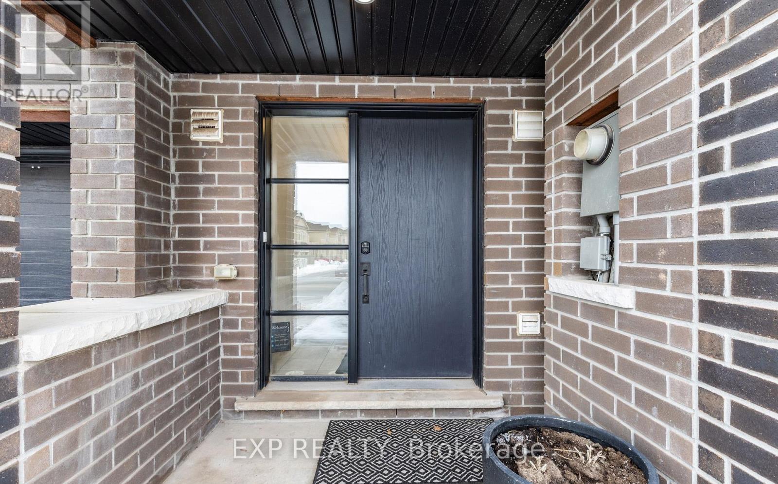 3048 Postridge Drive, Oakville, Ontario  L6H 0R9 - Photo 2 - W12479526
