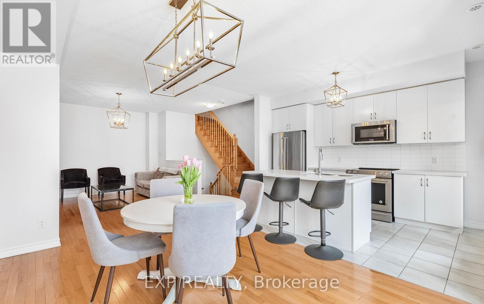 3048 Postridge Drive, Oakville, Ontario  L6H 0R9 - Photo 6 - W12479526