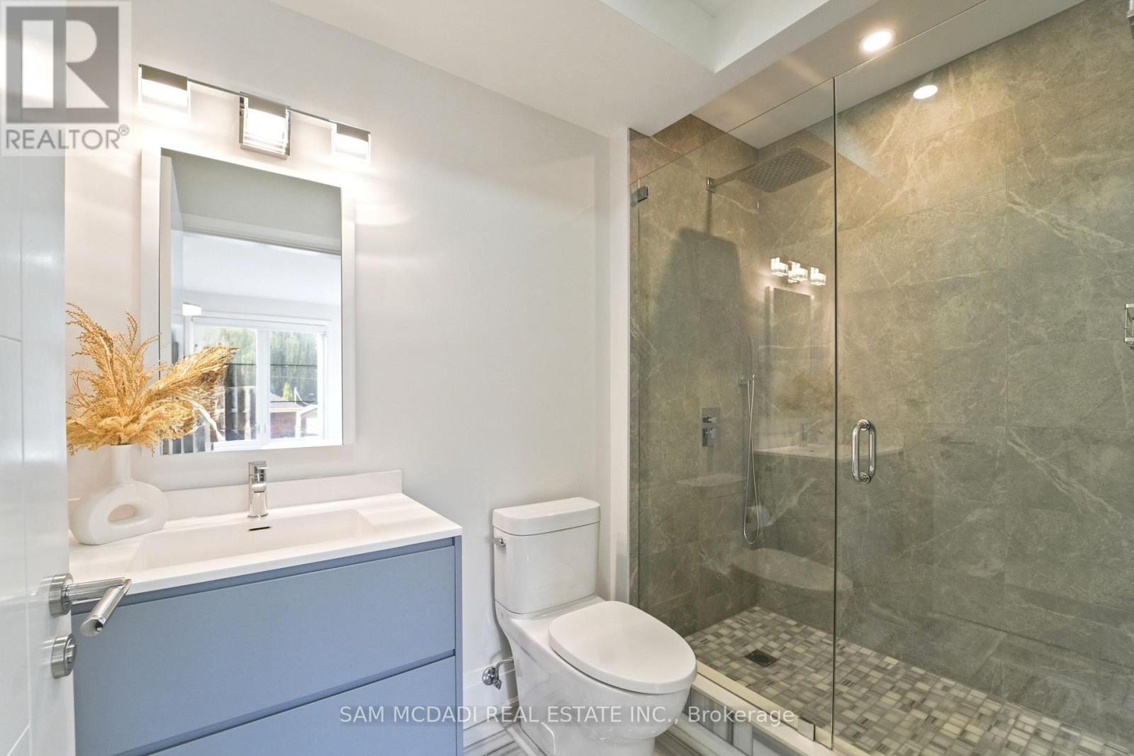 11b Maple Avenue N, Mississauga, Ontario  L5H 2R9 - Photo 19 - W12479535