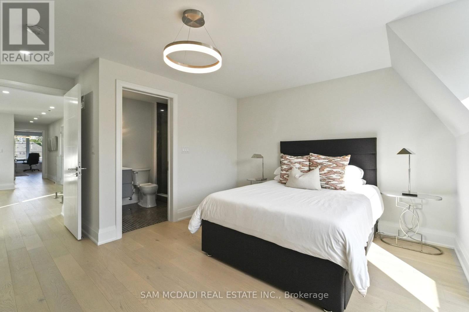 11b Maple Avenue N, Mississauga, Ontario  L5H 2R9 - Photo 29 - W12479535