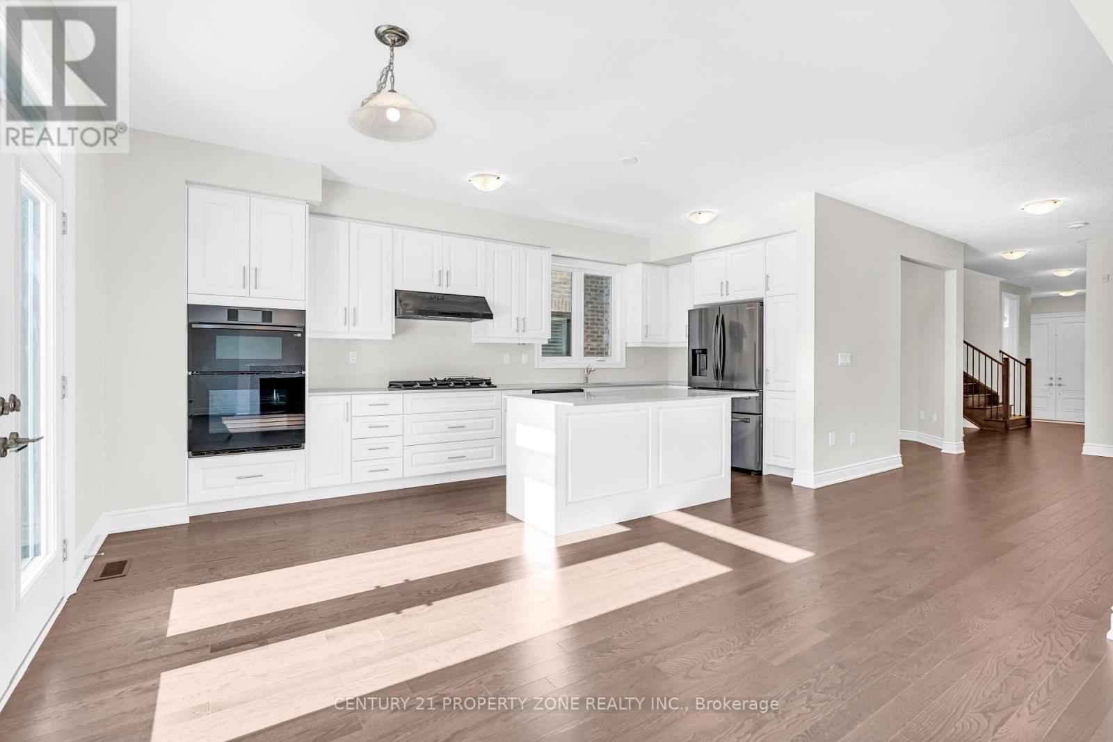 33 Gladmary Drive, Brampton, Ontario  L6Y 0E4 - Photo 8 - W12479555