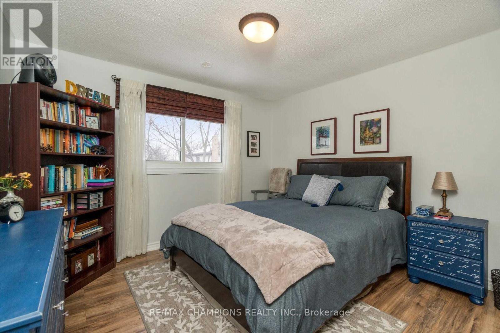 9 Mackay Street S, Brampton, Ontario  L6S 3P8 - Photo 6 - W12479562