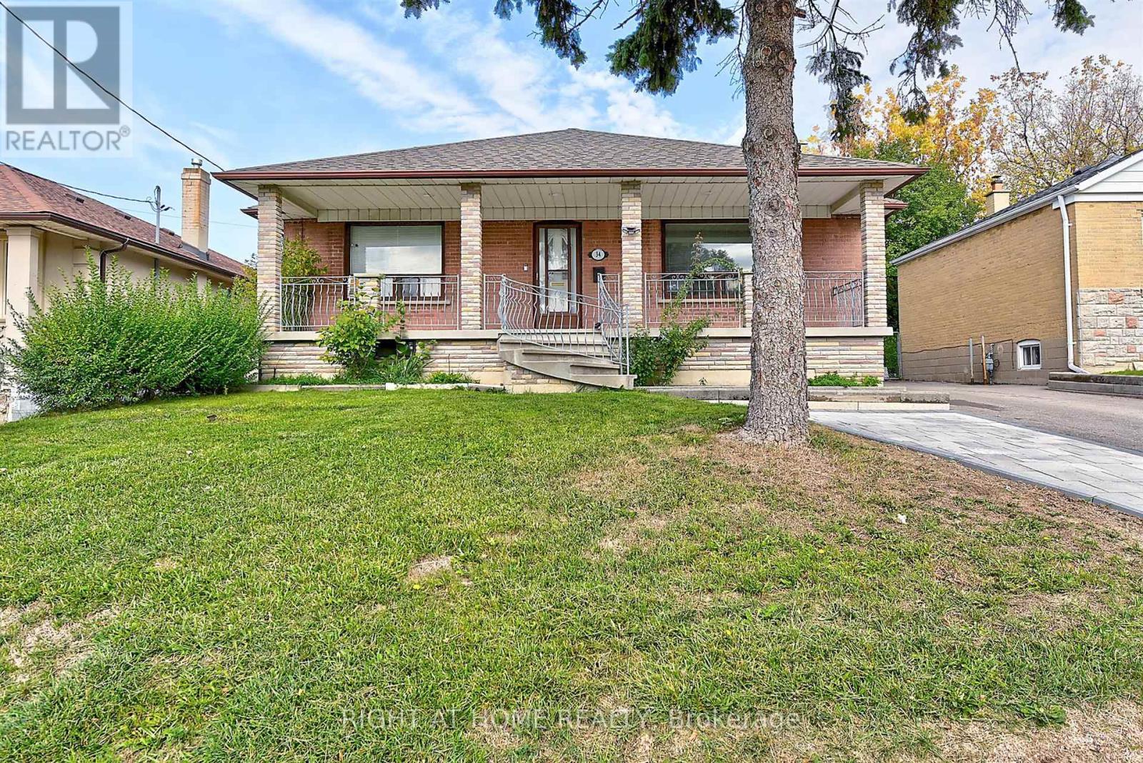 34 WILLIAM CRAGG DRIVE, Toronto, Ontario